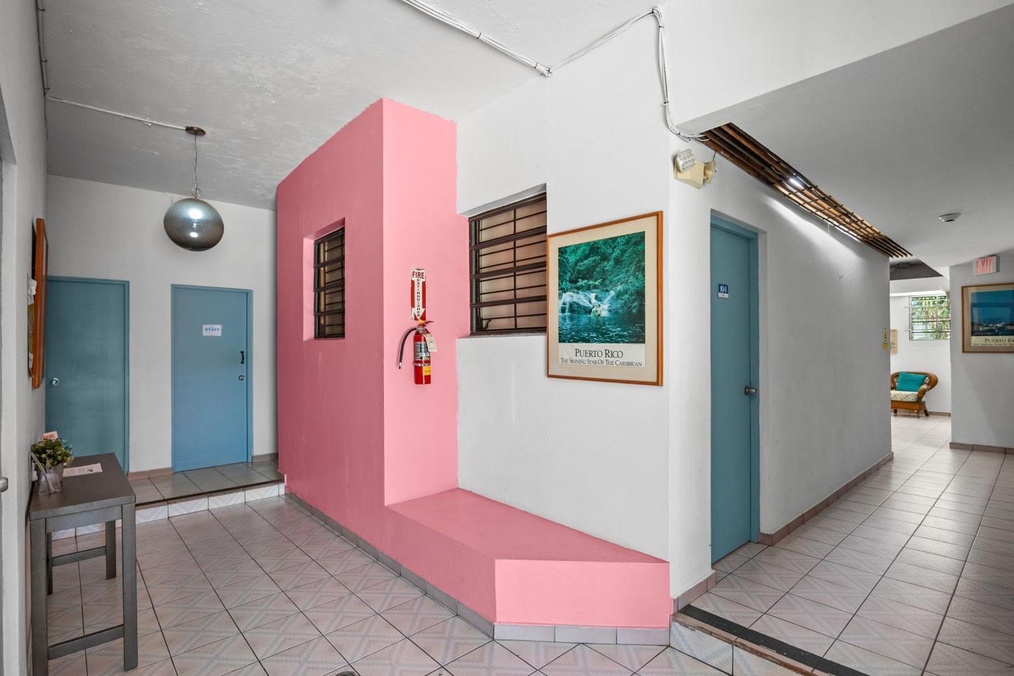 Borinquen Beach Inn San Juan Exterior foto